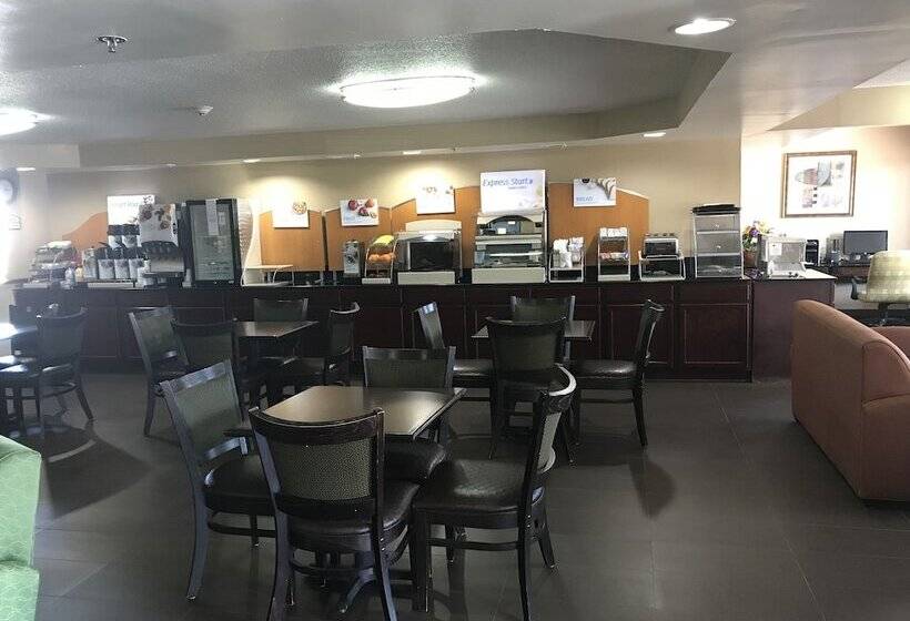 בית מלון כפרי Holiday Inn Express London I 70, An Ihg