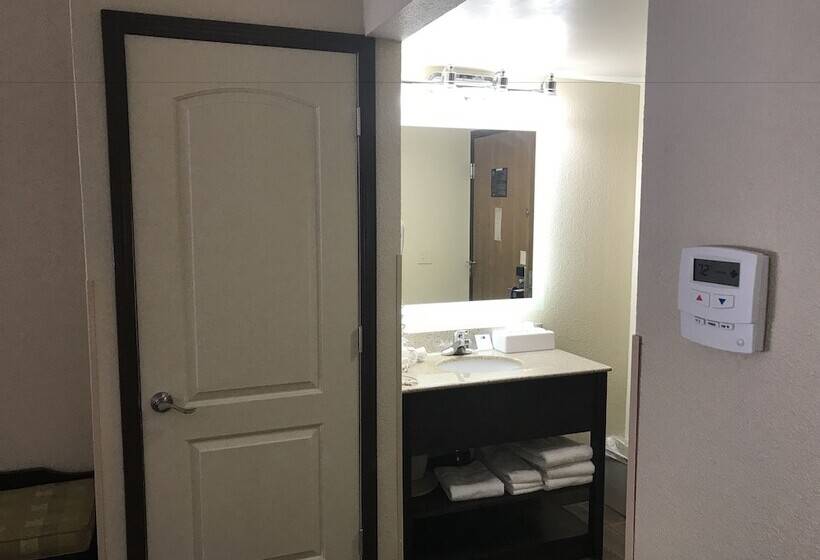 בית מלון כפרי Holiday Inn Express London I 70, An Ihg