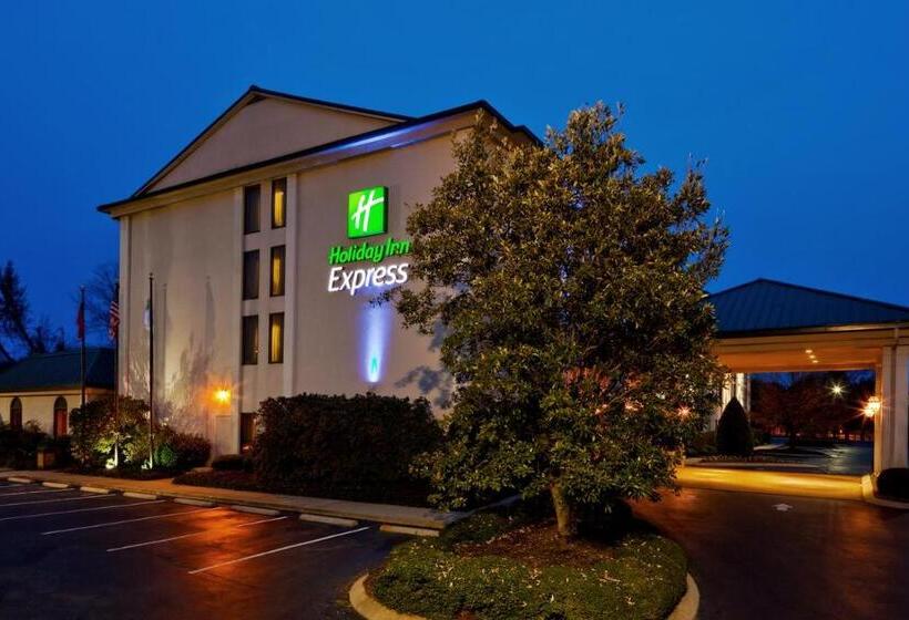 בית מלון כפרי Holiday Inn Express Nashville Hendersonville, An Ihg