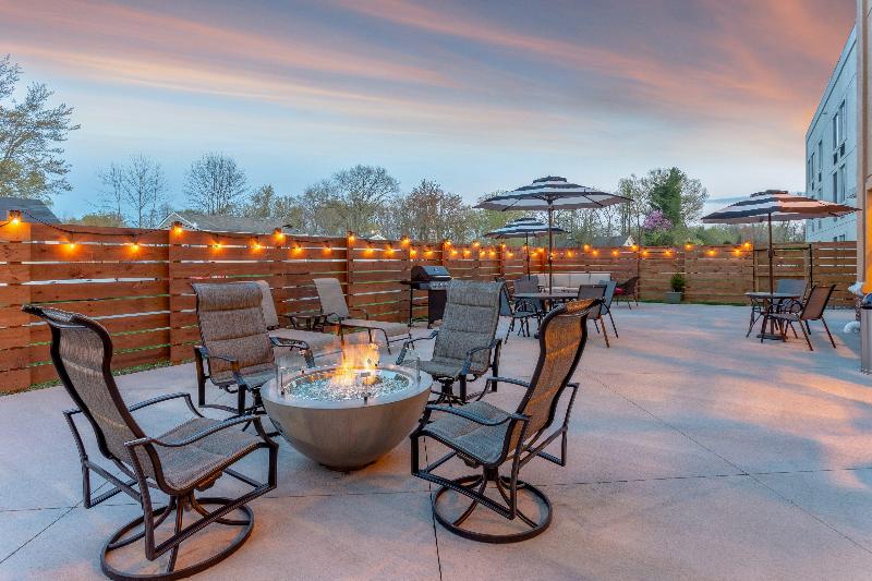 فندق Holiday Inn Express Scottsburg, An Ihg