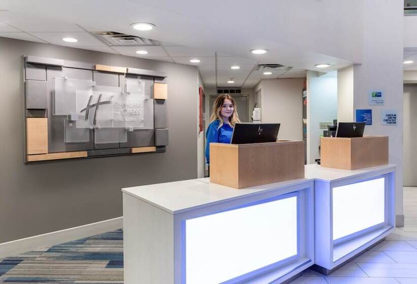 فندق Holiday Inn Express Scottsburg, An Ihg