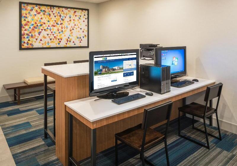 호텔 Holiday Inn Express & Suites Springfield, An Ihg