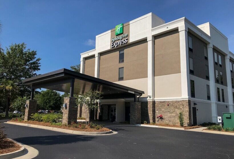 ホテル Holiday Inn Express Statesboro, An Ihg