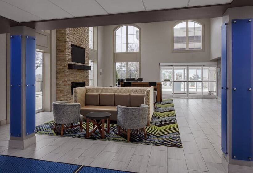 فندق Holiday Inn Express & Suites Asheville Sw   Outlet Ctr Area, An Ihg
