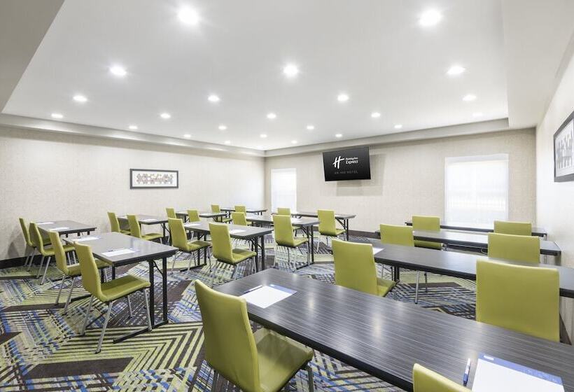 فندق Holiday Inn Express & Suites Asheville Sw   Outlet Ctr Area, An Ihg