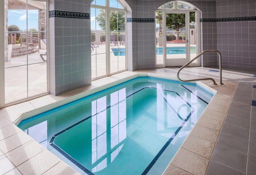 فندق Holiday Inn Express & Suites Asheville Sw   Outlet Ctr Area, An Ihg