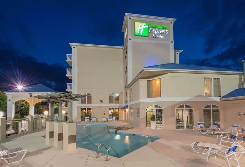 فندق Holiday Inn Express & Suites Asheville Sw   Outlet Ctr Area, An Ihg