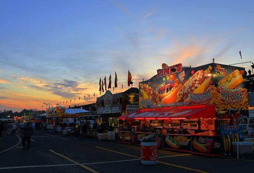 فندق Holiday Inn Express Tampa Brandon, An Ihg