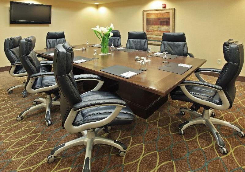 Отель Holiday Inn Little Rock Airport Conference Center, An Ihg