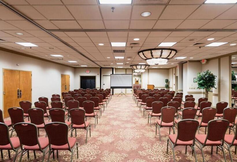 هتل Holiday Inn South Plainfield Piscataway, An Ihg