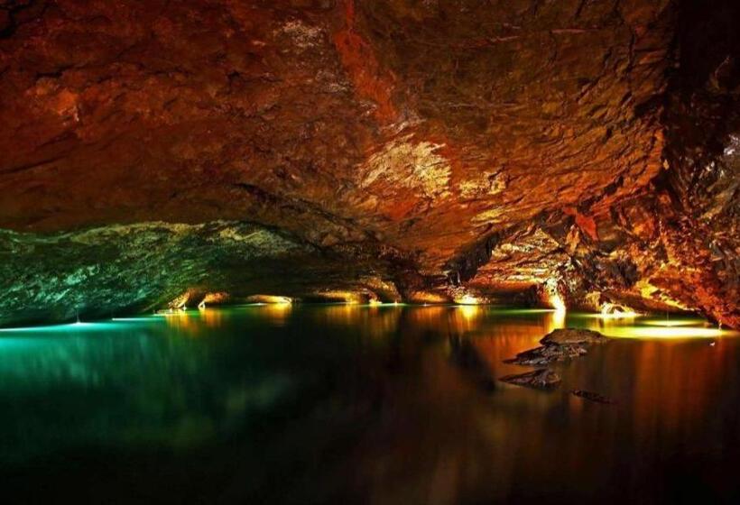 Отель Inn Of Loudon