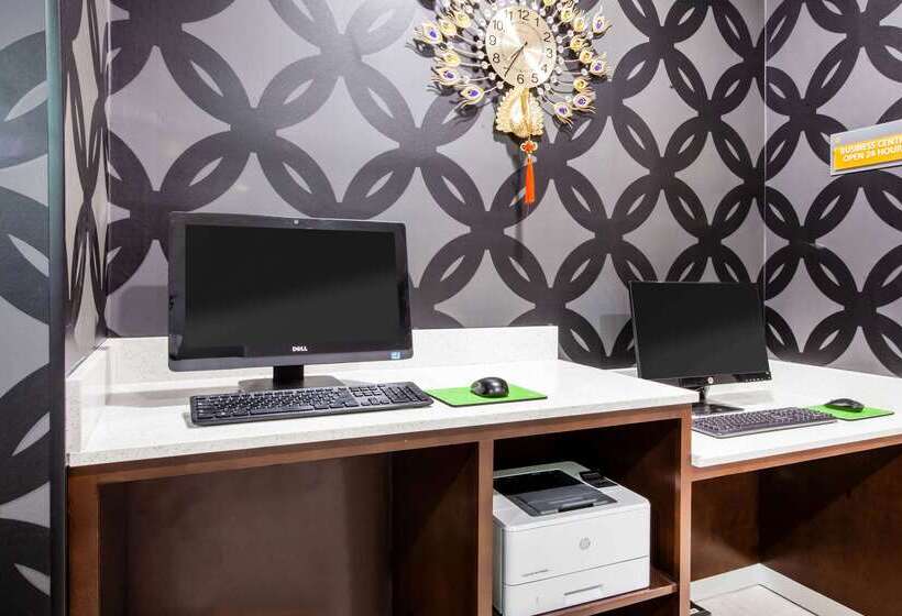 호텔 La Quinta Inn And Suites By Wyndham Elkhart