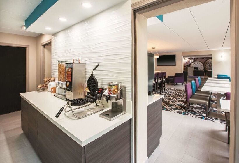 فندق La Quinta By Wyndham Sturbridge