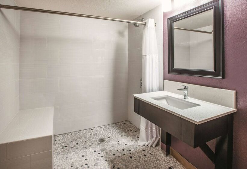 فندق La Quinta By Wyndham Sturbridge