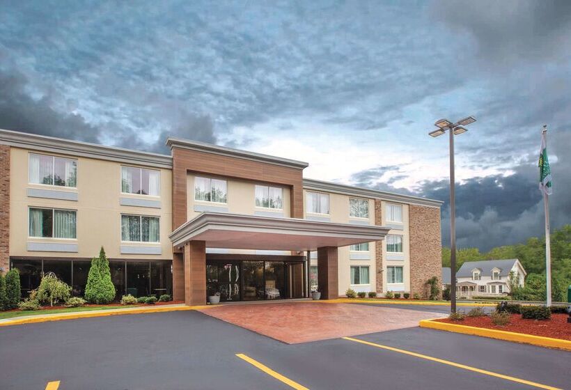 فندق La Quinta By Wyndham Sturbridge