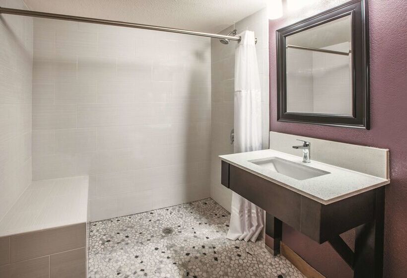 فندق La Quinta By Wyndham Sturbridge