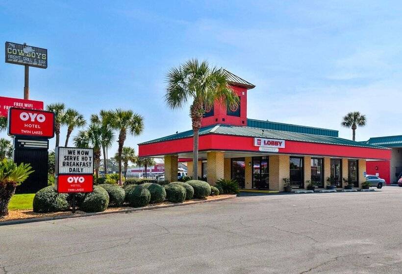 فندق Lake Park Inn Express