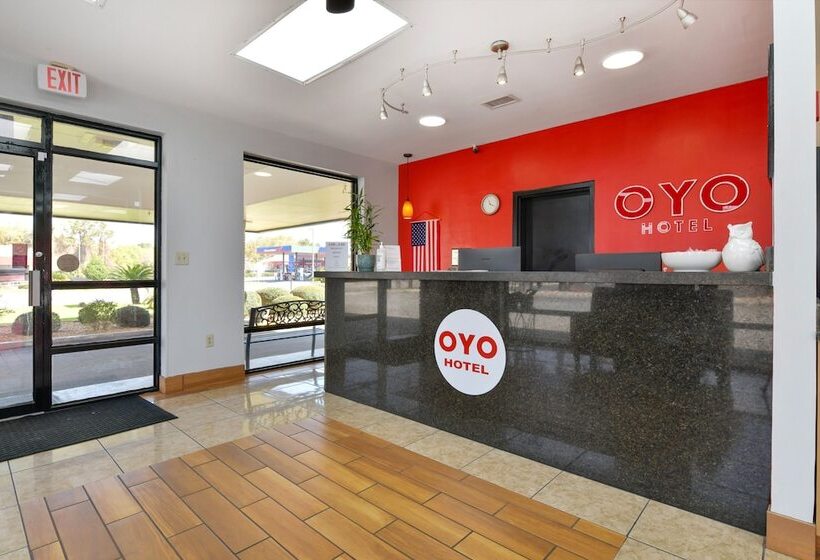 فندق Lake Park Inn Express