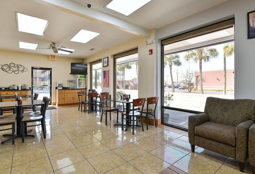 فندق Lake Park Inn Express