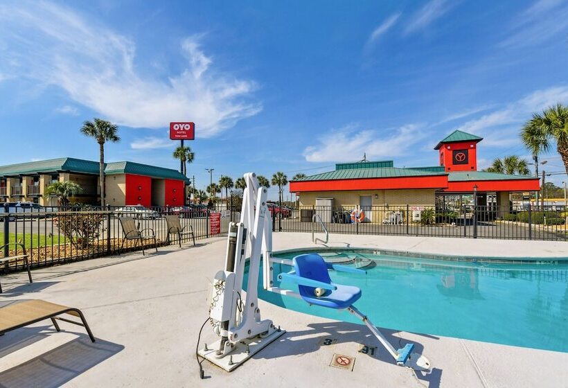 فندق Lake Park Inn Express