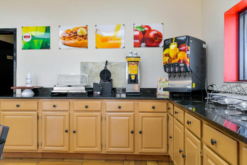 فندق Lake Park Inn Express