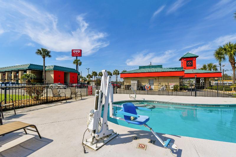 فندق Lake Park Inn Express