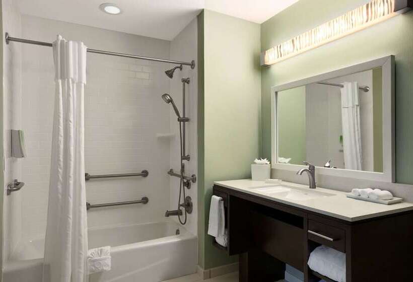 هتل Home2 Suites By Hilton East Haven New Haven