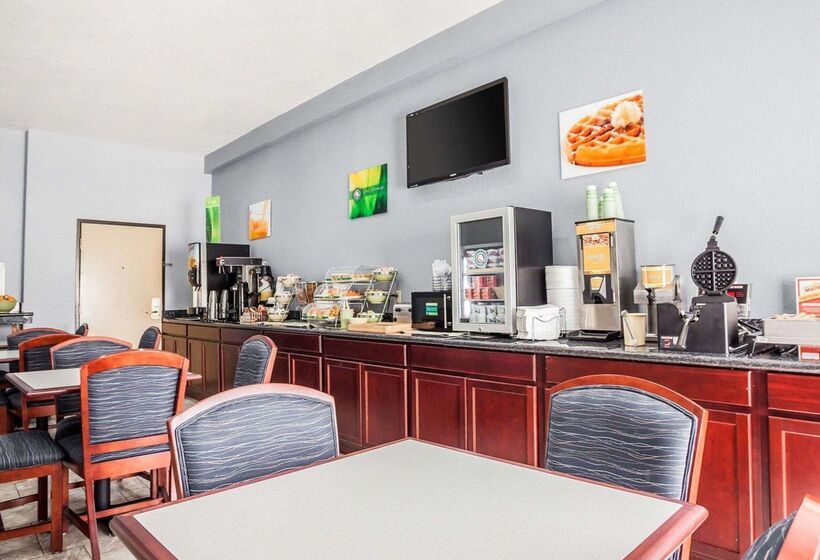 فندق Quality Inn & Suites Altoona   Des Moines