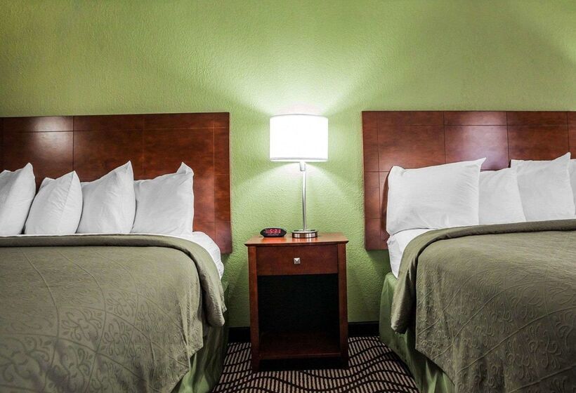 בית מלון כפרי Quality Inn & Suites Altoona   Des Moines