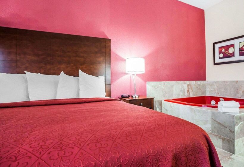 فندق Quality Inn & Suites Altoona   Des Moines