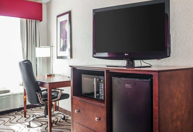 בית מלון כפרי Quality Inn & Suites Altoona   Des Moines