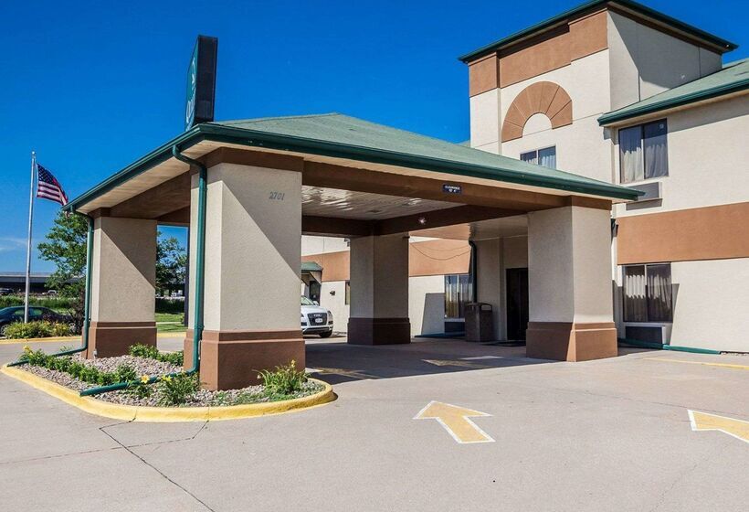 فندق Quality Inn & Suites Altoona   Des Moines