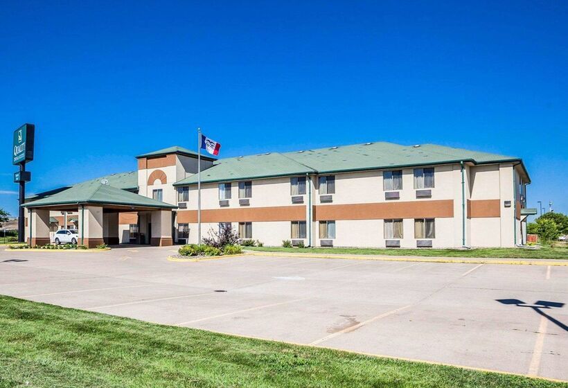 فندق Quality Inn & Suites Altoona   Des Moines