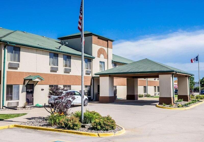 בית מלון כפרי Quality Inn & Suites Altoona   Des Moines