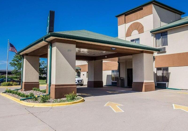 בית מלון כפרי Quality Inn & Suites Altoona   Des Moines