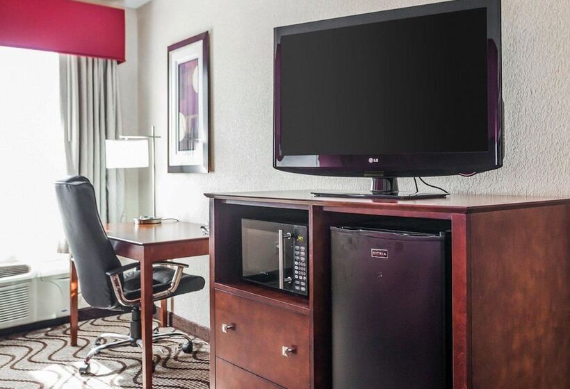 فندق Quality Inn & Suites Altoona   Des Moines