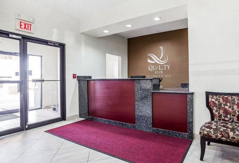 فندق Quality Inn & Suites Altoona   Des Moines