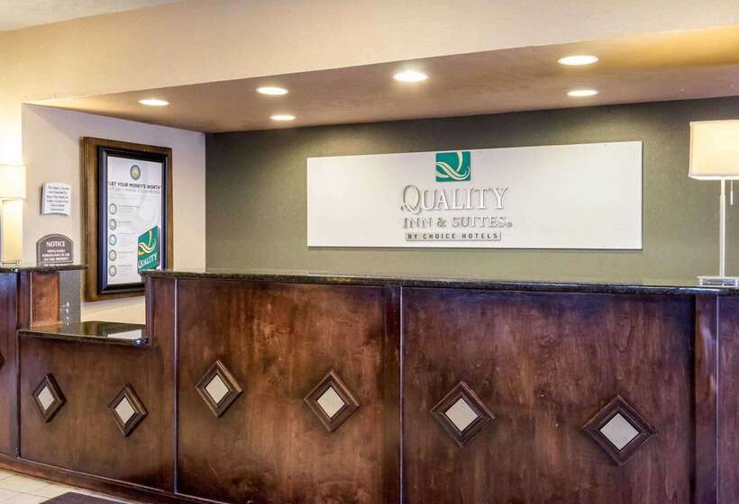 فندق Quality Inn & Suites Oakwood Village   Cleveland South