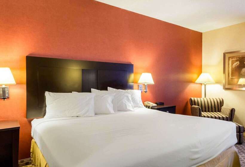 فندق Quality Inn & Suites Oakwood Village   Cleveland South