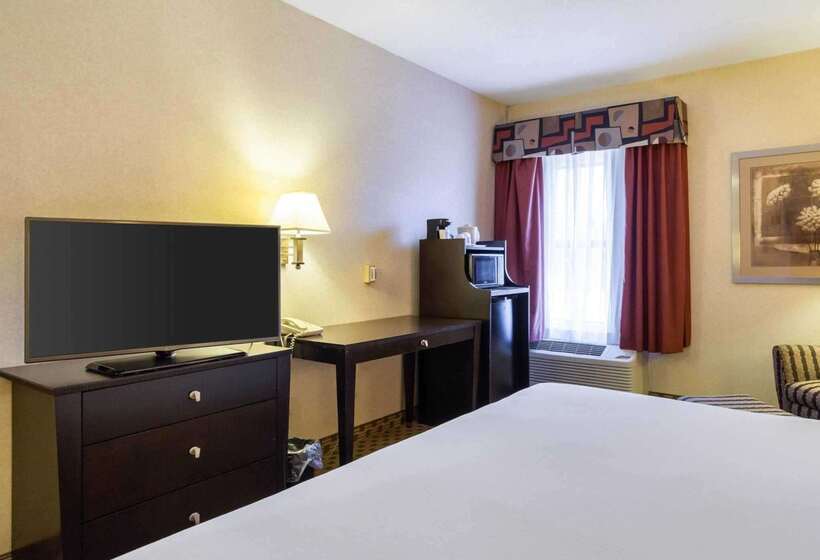 فندق Quality Inn & Suites Oakwood Village   Cleveland South