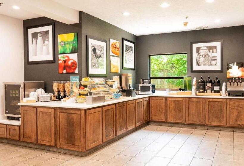호텔 Quality Inn & Suites Oakwood Village   Cleveland South
