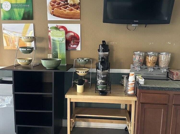 فندق Quality Inn