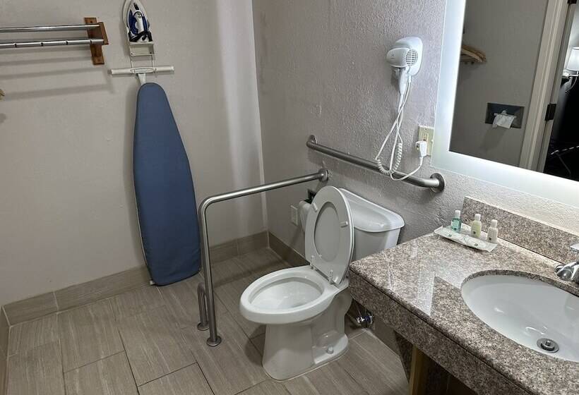 فندق Quality Inn