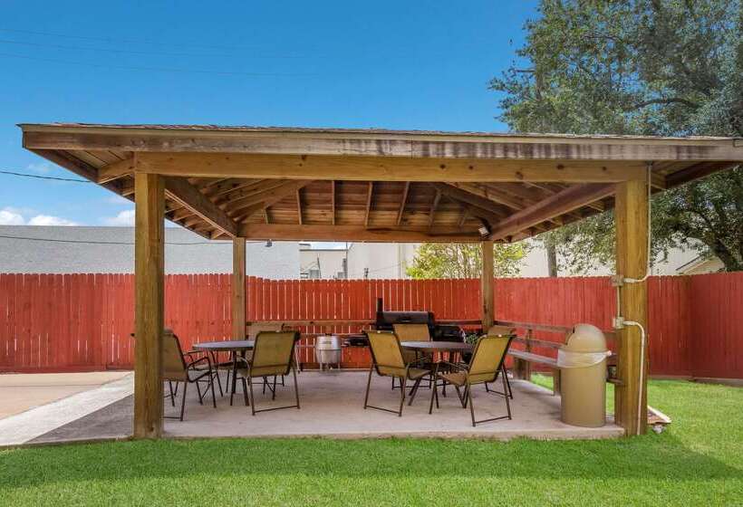 בית מלון כפרי Quality Inn Baytown  Houston East