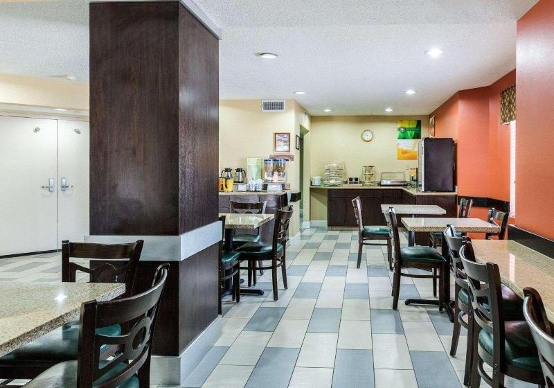 בית מלון כפרי Quality Inn Baytown  Houston East