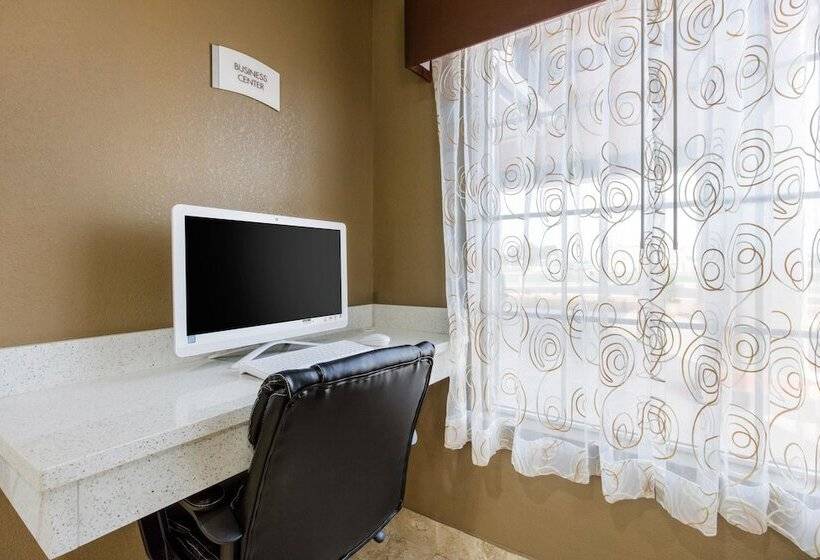 בית מלון כפרי Quality Inn