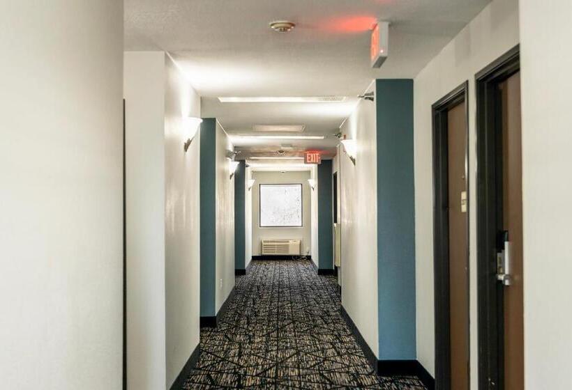 فندق Quality Inn