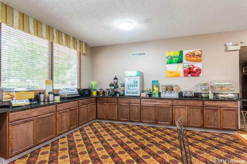 فندق Quality Inn & Conference Center