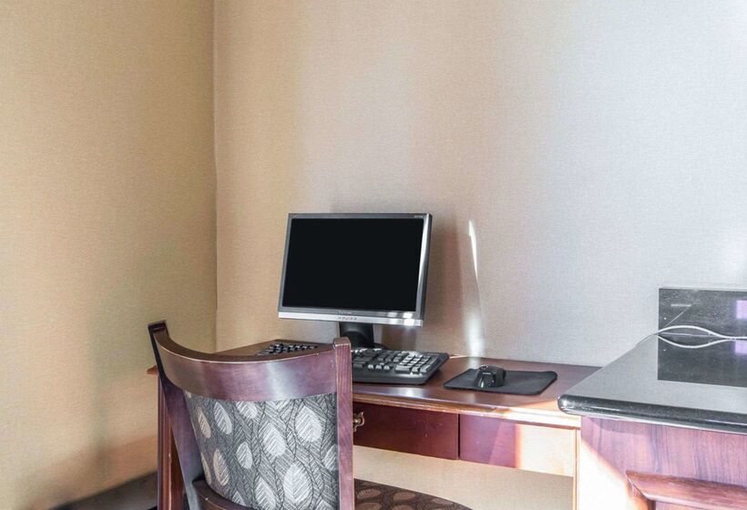 فندق Quality Inn