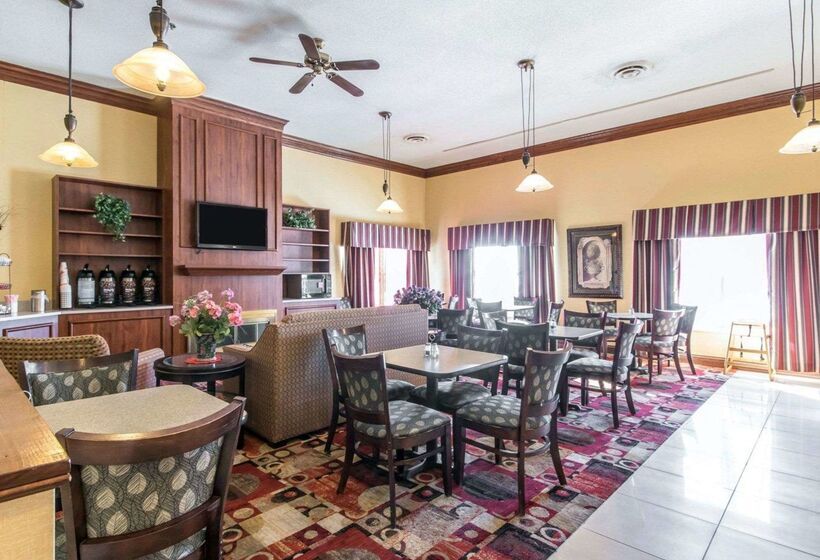 فندق Quality Inn